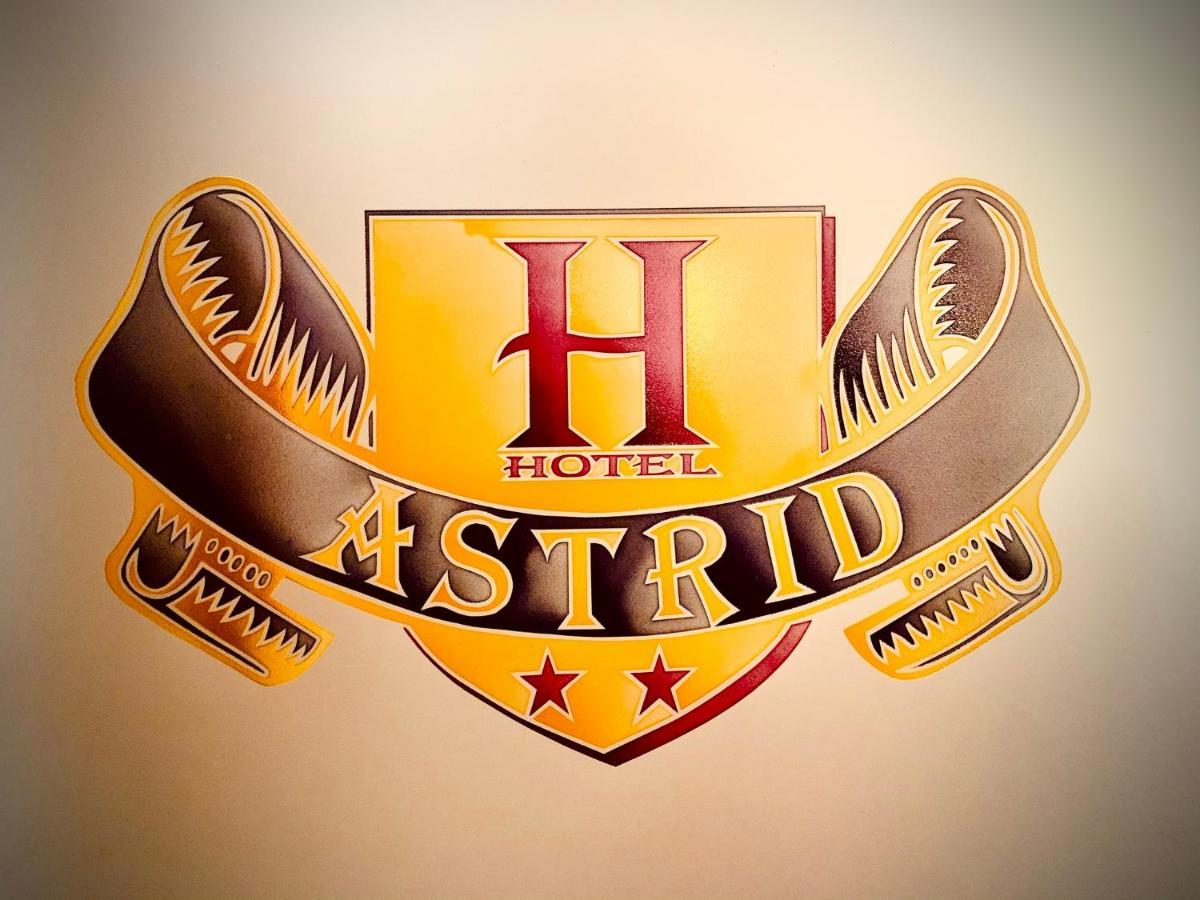 Hotel Astrid ミラノ エクステリア 写真